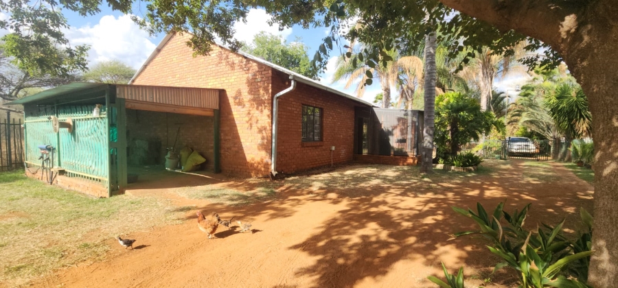 7 Bedroom Property for Sale in Mamogaleskraal AH North West